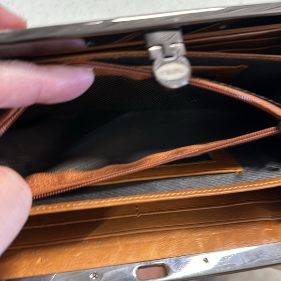 Clutch Wallet for Women Snake Textured Design - Picture 5 of 5